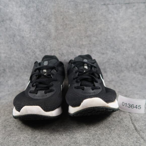 Nike Shoes Womens 8.5 W Revolution Running Sneaker Athletic Trainer Black White - Picture 2 of 12